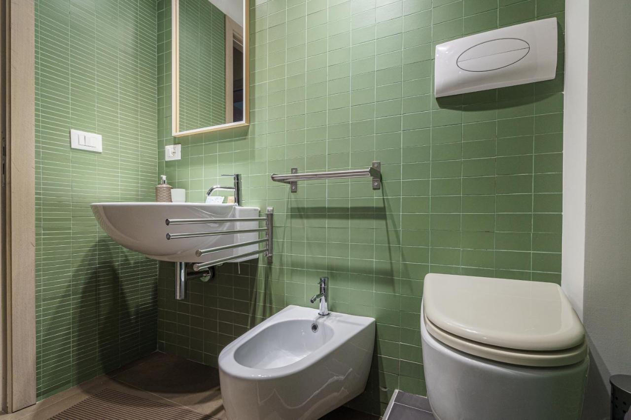 Holiday In Home Suite Archimede Catania Bagian luar foto