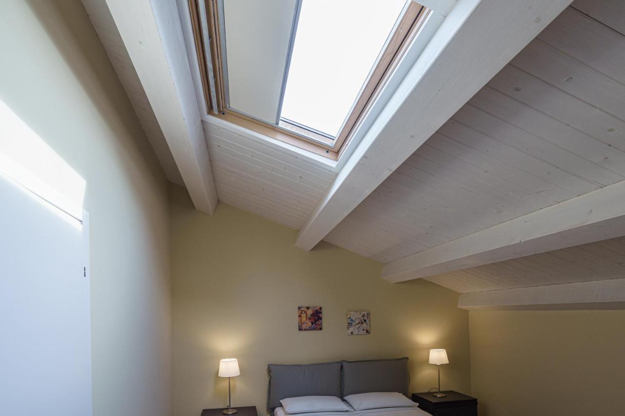 Holiday In Home Suite Archimede Catania Bagian luar foto
